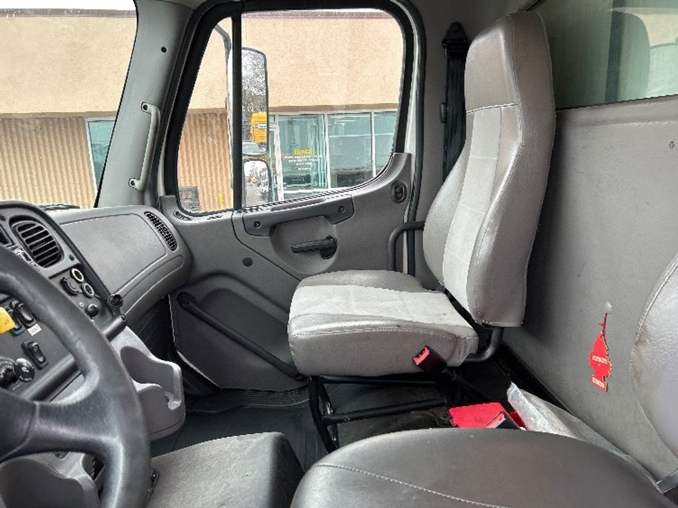 Refrigerated Truck-Light and Medium Duty Trucks-Freightliner-2019-M2-Indianapolis-IN-395,038\n\t\tmiles-$ 20,000 - Image 19