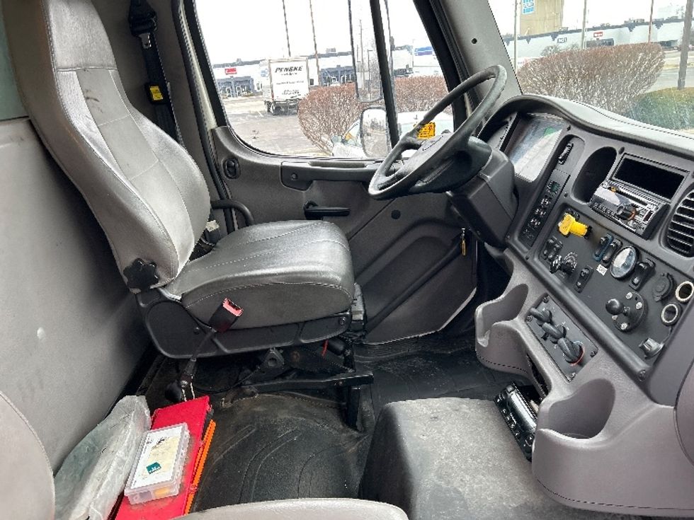 Refrigerated Truck-Light and Medium Duty Trucks-Freightliner-2019-M2-Indianapolis-IN-395,038\n\t\tmiles-$ 20,000 - Image 22