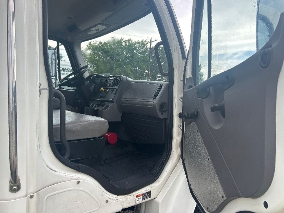 Refrigerated Truck-Light and Medium Duty Trucks-Freightliner-2019-M2-Jackson-TN-292,674\n\t\tmiles-$ 34,500 - Image 20