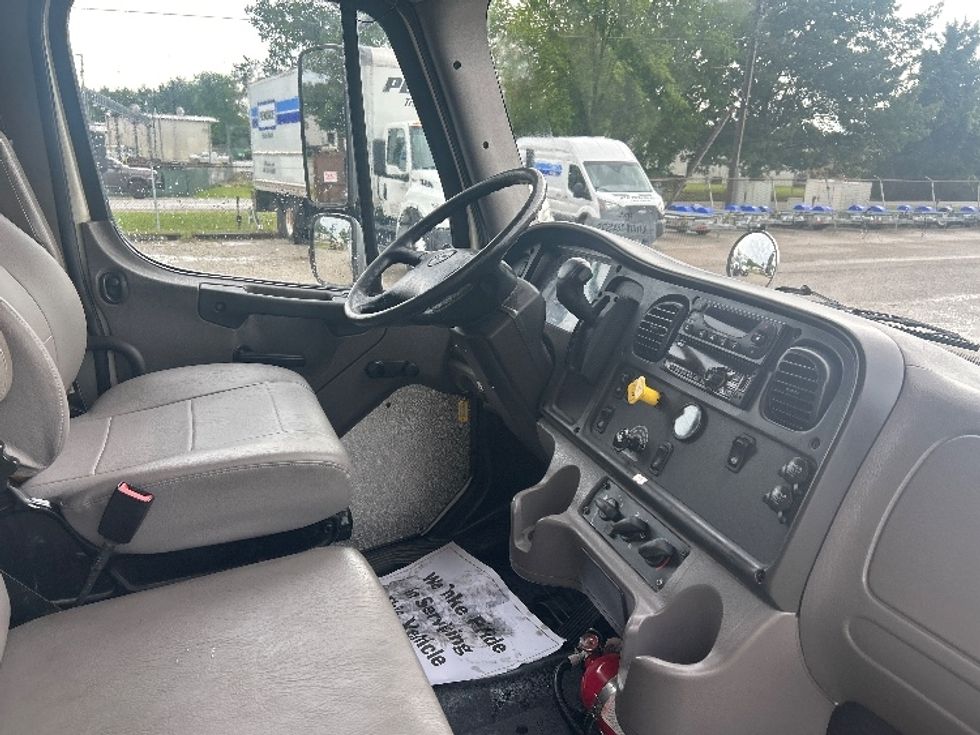 Refrigerated Truck-Light and Medium Duty Trucks-Freightliner-2019-M2-Jackson-TN-292,674\n\t\tmiles-$ 34,500 - Image 22