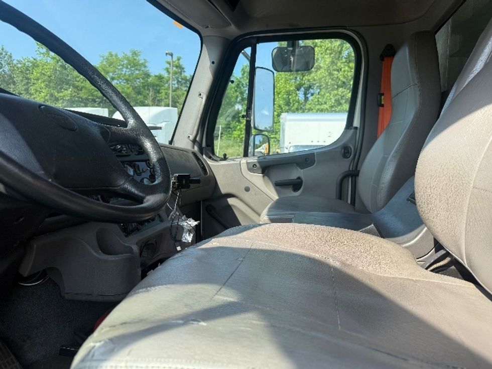 Refrigerated Truck-Light and Medium Duty Trucks-Freightliner-2019-M2-Jessup-MD-166,369\n\t\tmiles-$ 61,000 - Image 18