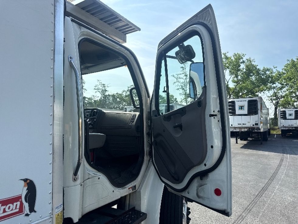 Refrigerated Truck-Light and Medium Duty Trucks-Freightliner-2019-M2-Jessup-MD-166,369\n\t\tmiles-$ 61,000 - Image 19