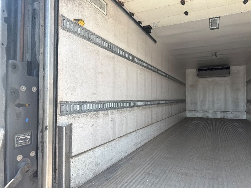 Refrigerated Truck-Light and Medium Duty Trucks-Freightliner-2019-M2-Jessup-MD-172,691\n\t\tmiles-$ 59,250 - Image 11
