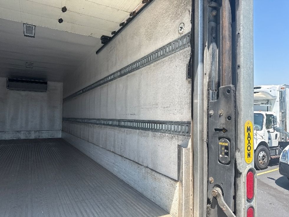 Refrigerated Truck-Light and Medium Duty Trucks-Freightliner-2019-M2-Jessup-MD-172,691\n\t\tmiles-$ 59,250 - Image 12
