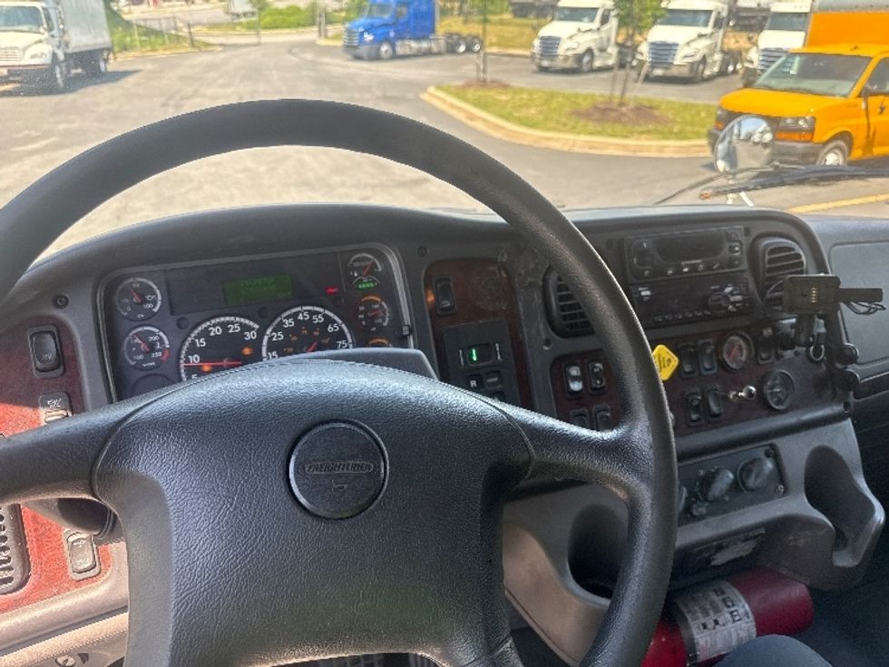 Refrigerated Truck-Light and Medium Duty Trucks-Freightliner-2019-M2-Jessup-MD-172,691\n\t\tmiles-$ 59,250 - Image 18