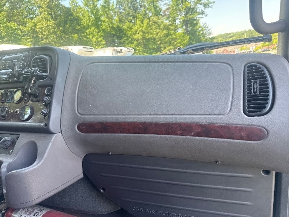 Refrigerated Truck-Light and Medium Duty Trucks-Freightliner-2019-M2-Jessup-MD-172,691\n\t\tmiles-$ 59,250 - Image 21
