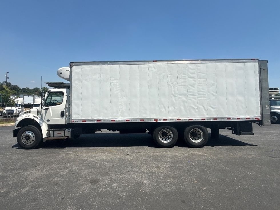 Refrigerated Truck-Light and Medium Duty Trucks-Freightliner-2019-M2-Jessup-MD-172,691\n\t\tmiles-$ 59,250 - Image 4