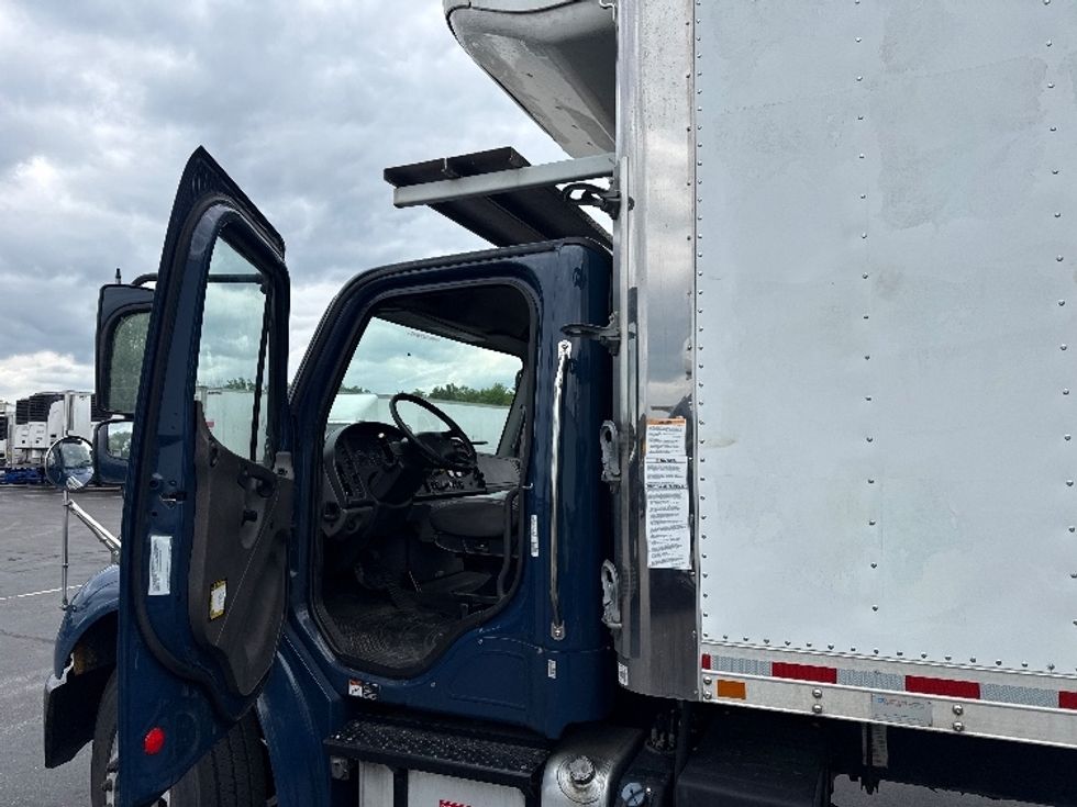Refrigerated Truck-Light and Medium Duty Trucks-Freightliner-2019-M2-Jessup-MD-176,255\n\t\tmiles-$ 47,000 - Image 16