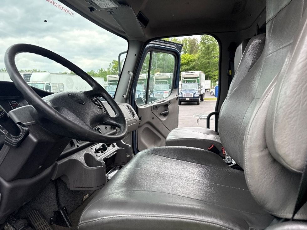 Refrigerated Truck-Light and Medium Duty Trucks-Freightliner-2019-M2-Jessup-MD-176,255\n\t\tmiles-$ 47,000 - Image 18