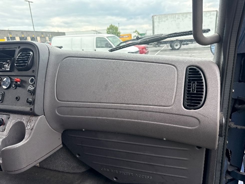 Refrigerated Truck-Light and Medium Duty Trucks-Freightliner-2019-M2-Jessup-MD-176,255\n\t\tmiles-$ 47,000 - Image 20