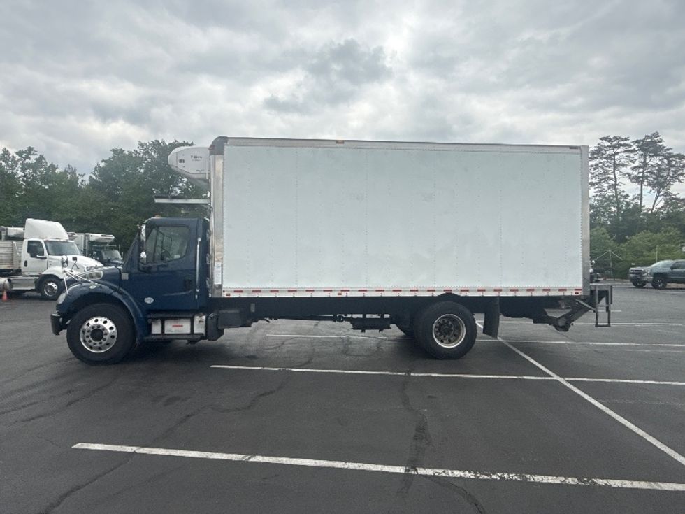Refrigerated Truck-Light and Medium Duty Trucks-Freightliner-2019-M2-Jessup-MD-176,255\n\t\tmiles-$ 47,000 - Image 4