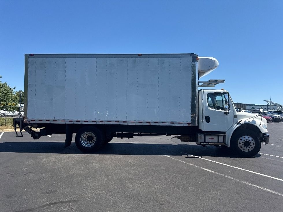 Refrigerated Truck-Light and Medium Duty Trucks-Freightliner-2019-M2-Jessup-MD-185,110\n\t\tmiles-$ 49,750 - Image 14