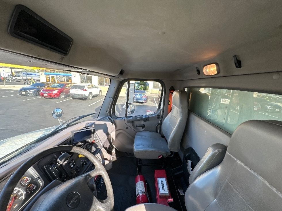Refrigerated Truck-Light and Medium Duty Trucks-Freightliner-2019-M2-Jessup-MD-194,000\n\t\tmiles-$ 48,750 - Image 19
