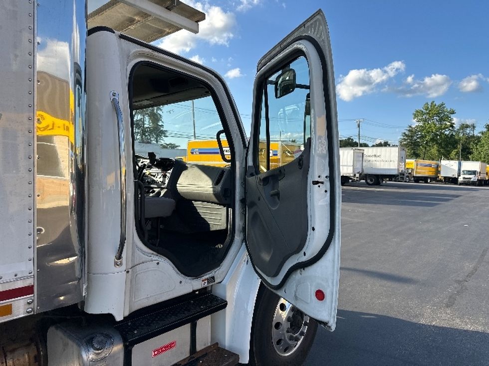 Refrigerated Truck-Light and Medium Duty Trucks-Freightliner-2019-M2-Jessup-MD-194,000\n\t\tmiles-$ 48,750 - Image 20