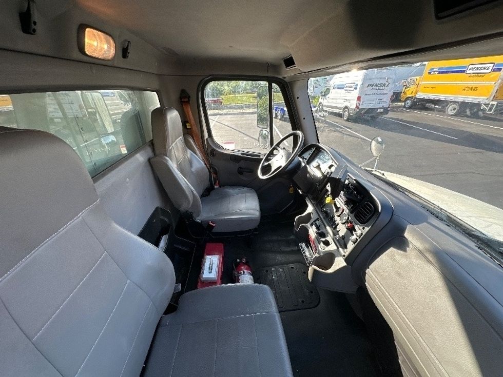 Refrigerated Truck-Light and Medium Duty Trucks-Freightliner-2019-M2-Jessup-MD-194,000\n\t\tmiles-$ 48,750 - Image 22