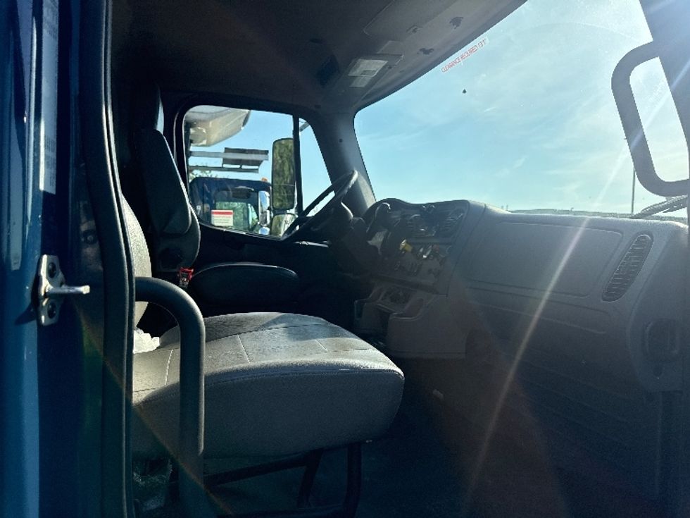 Refrigerated Truck-Light and Medium Duty Trucks-Freightliner-2019-M2-Jessup-MD-196,767\n\t\tmiles-$ 44,250 - Image 21