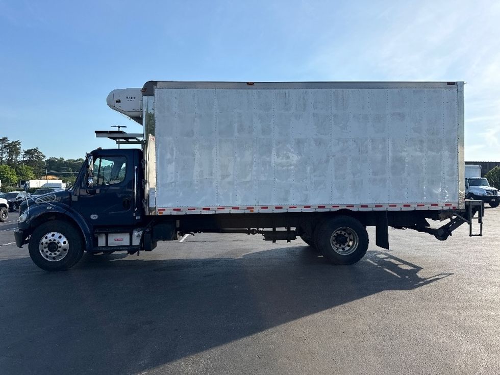 Refrigerated Truck-Light and Medium Duty Trucks-Freightliner-2019-M2-Jessup-MD-196,767\n\t\tmiles-$ 44,250 - Image 4