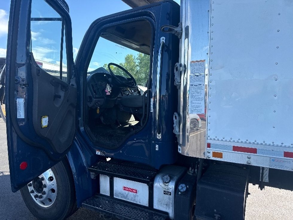 Refrigerated Truck-Light and Medium Duty Trucks-Freightliner-2019-M2-Jessup-MD-201,434\n\t\tmiles-$ 43,000 - Image 16