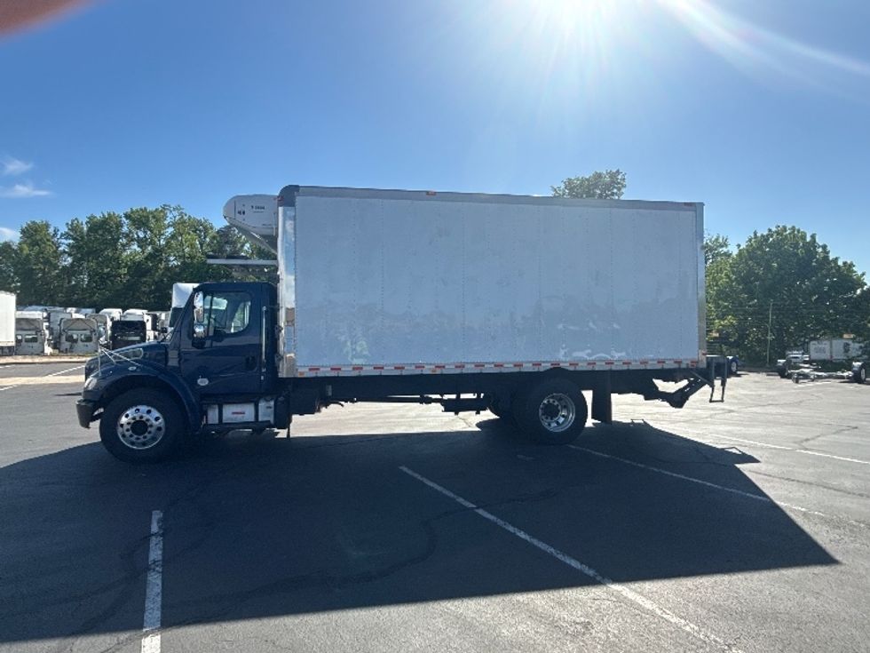 Refrigerated Truck-Light and Medium Duty Trucks-Freightliner-2019-M2-Jessup-MD-201,434\n\t\tmiles-$ 43,000 - Image 4