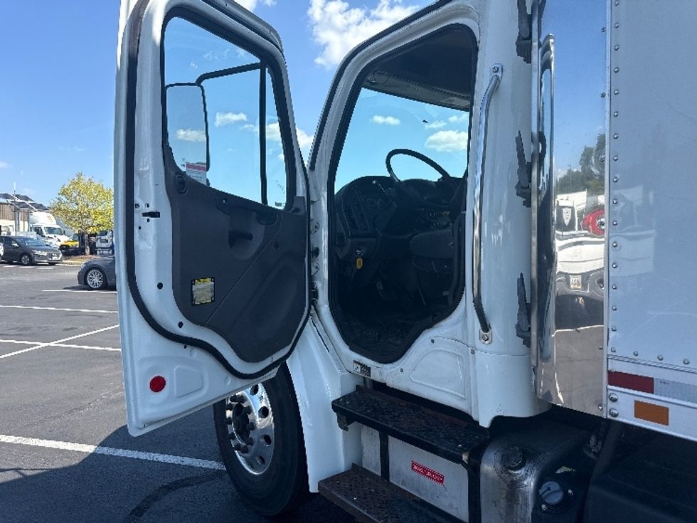Refrigerated Truck-Light and Medium Duty Trucks-Freightliner-2019-M2-Jessup-MD-209,836\n\t\tmiles-$ 44,750 - Image 15