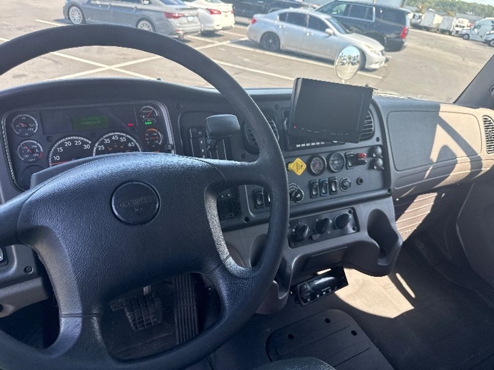 Refrigerated Truck-Light and Medium Duty Trucks-Freightliner-2019-M2-Jessup-MD-209,836\n\t\tmiles-$ 44,750 - Image 16