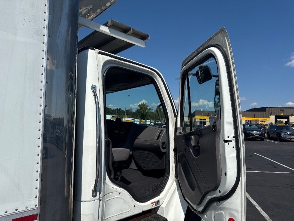 Refrigerated Truck-Light and Medium Duty Trucks-Freightliner-2019-M2-Jessup-MD-209,836\n\t\tmiles-$ 44,750 - Image 18