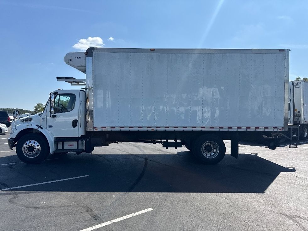 Refrigerated Truck-Light and Medium Duty Trucks-Freightliner-2019-M2-Jessup-MD-209,836\n\t\tmiles-$ 44,750 - Image 4