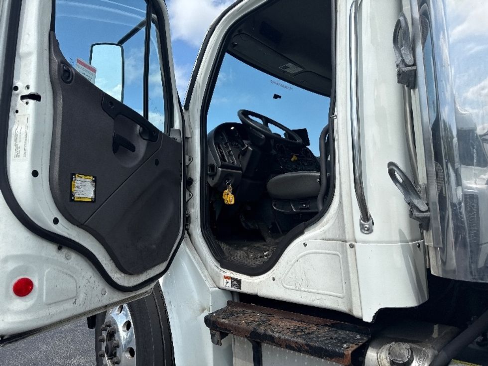 Refrigerated Truck-Light and Medium Duty Trucks-Freightliner-2019-M2-Jessup-MD-210,339\n\t\tmiles-$ 44,250 - Image 15