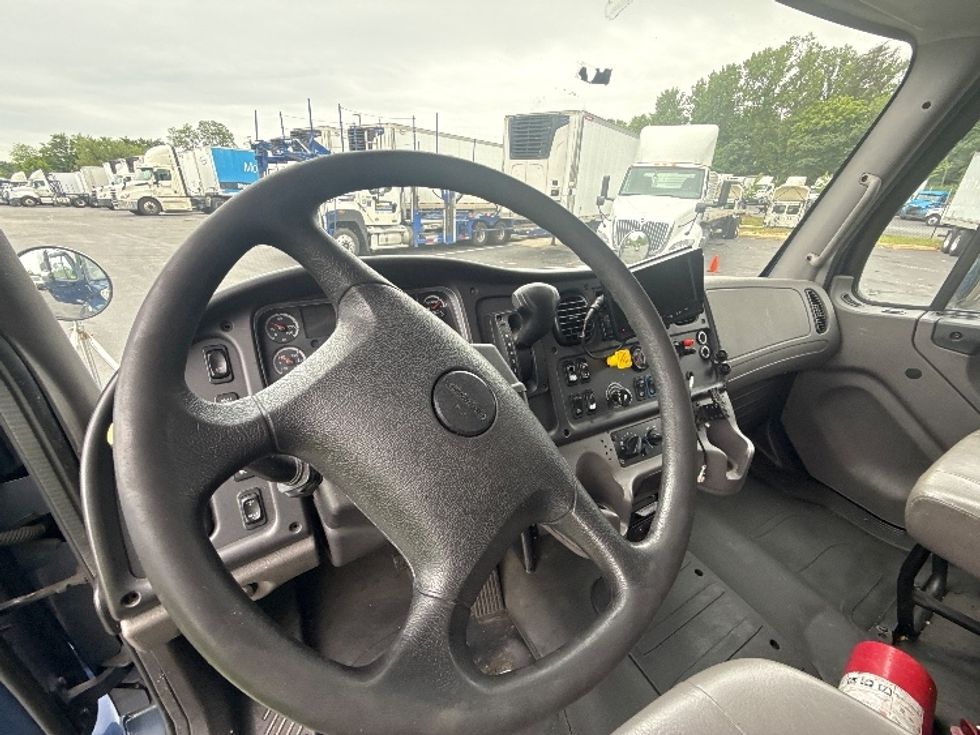 Refrigerated Truck-Light and Medium Duty Trucks-Freightliner-2019-M2-Jessup-MD-211,865\n\t\tmiles-$ 42,250 - Image 18