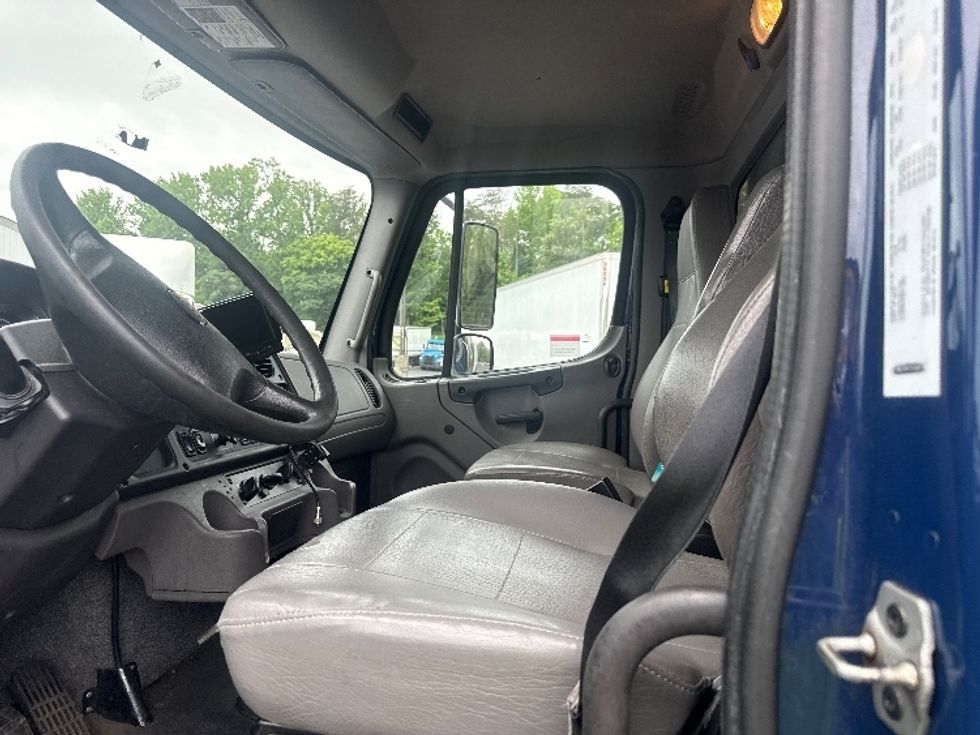 Refrigerated Truck-Light and Medium Duty Trucks-Freightliner-2019-M2-Jessup-MD-211,865\n\t\tmiles-$ 42,250 - Image 20
