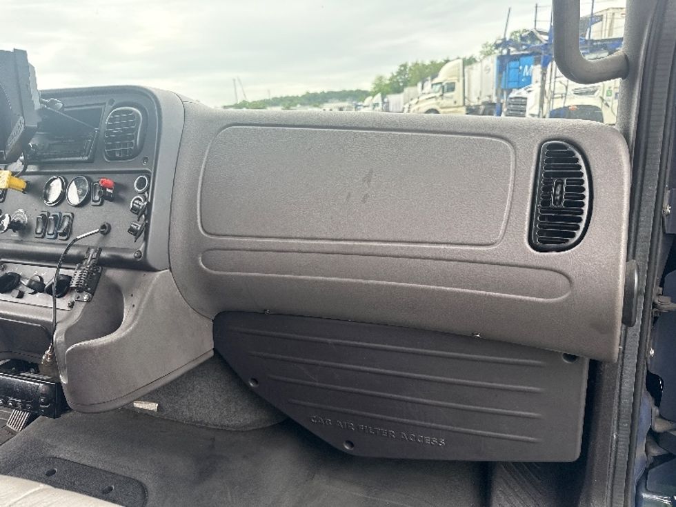 Refrigerated Truck-Light and Medium Duty Trucks-Freightliner-2019-M2-Jessup-MD-211,865\n\t\tmiles-$ 42,250 - Image 21