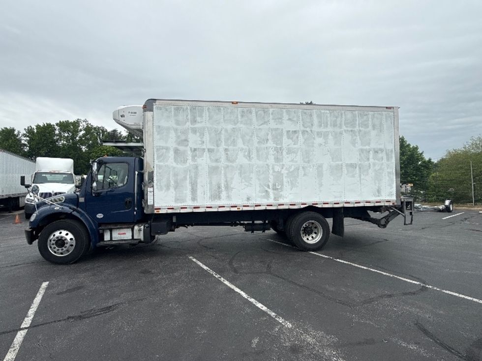 Refrigerated Truck-Light and Medium Duty Trucks-Freightliner-2019-M2-Jessup-MD-211,865\n\t\tmiles-$ 42,250 - Image 4