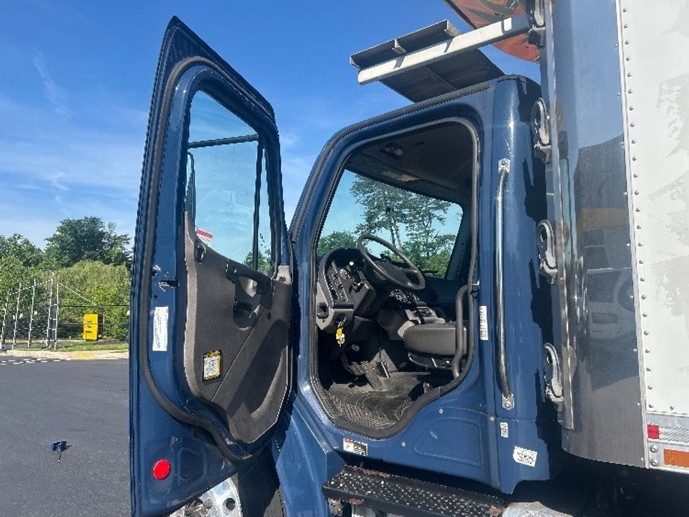 Refrigerated Truck-Light and Medium Duty Trucks-Freightliner-2019-M2-Jessup-MD-212,256\n\t\tmiles-$ 42,750 - Image 15