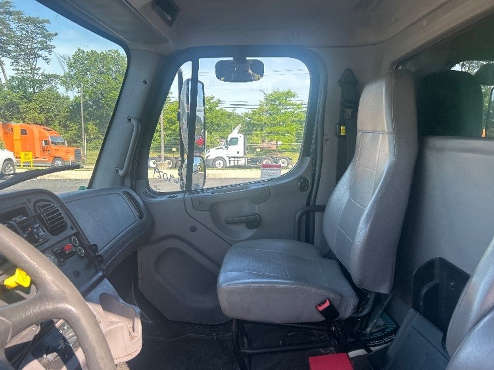 Refrigerated Truck-Light and Medium Duty Trucks-Freightliner-2019-M2-Jessup-MD-212,256\n\t\tmiles-$ 42,750 - Image 18