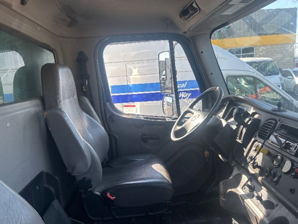 Refrigerated Truck-Light and Medium Duty Trucks-Freightliner-2019-M2-Jessup-MD-212,256\n\t\tmiles-$ 42,750 - Image 21