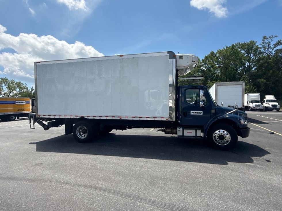Refrigerated Truck-Light and Medium Duty Trucks-Freightliner-2019-M2-Jessup-MD-215,242\n\t\tmiles-$ 44,000 - Image 14