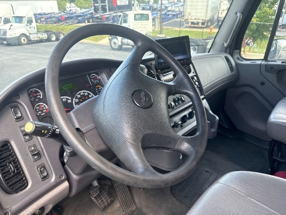 Refrigerated Truck-Light and Medium Duty Trucks-Freightliner-2019-M2-Jessup-MD-215,242\n\t\tmiles-$ 44,000 - Image 16