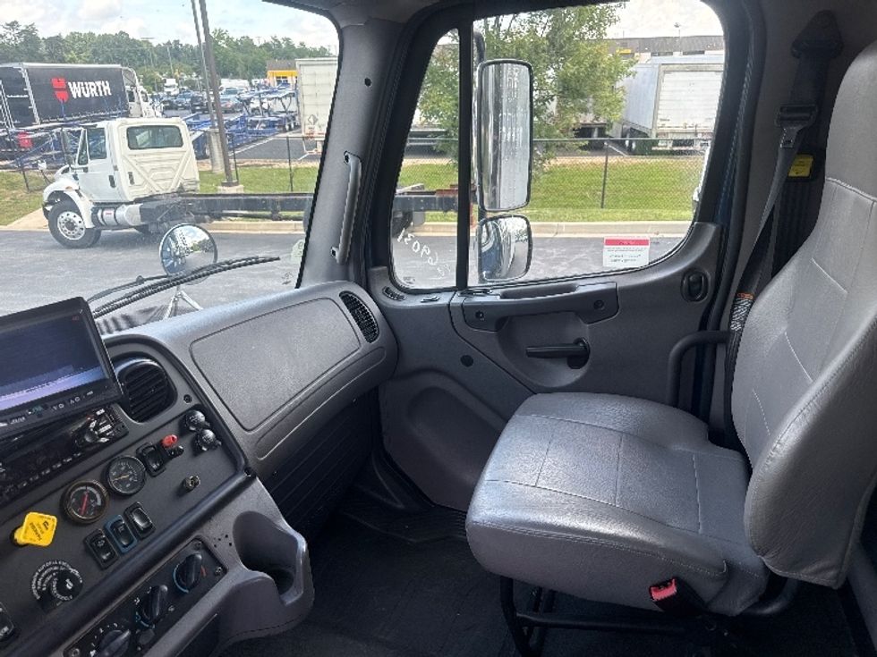 Refrigerated Truck-Light and Medium Duty Trucks-Freightliner-2019-M2-Jessup-MD-215,242\n\t\tmiles-$ 44,000 - Image 18