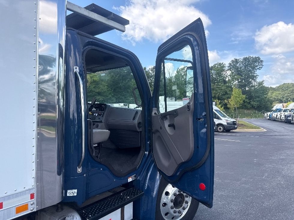 Refrigerated Truck-Light and Medium Duty Trucks-Freightliner-2019-M2-Jessup-MD-215,242\n\t\tmiles-$ 44,000 - Image 19
