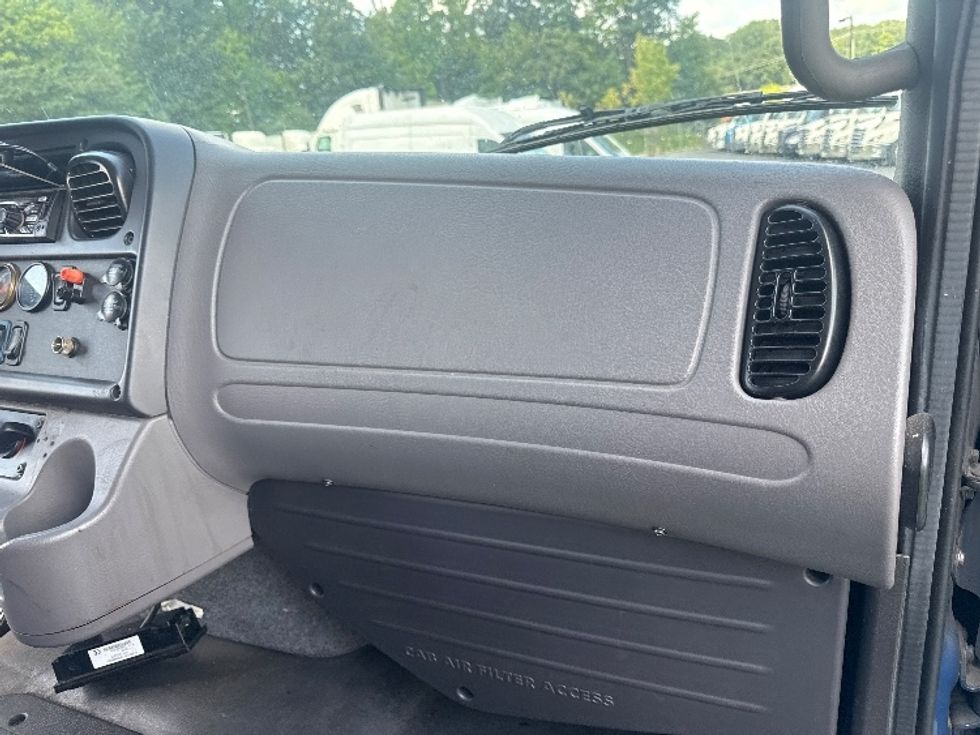 Refrigerated Truck-Light and Medium Duty Trucks-Freightliner-2019-M2-Jessup-MD-215,242\n\t\tmiles-$ 44,000 - Image 20