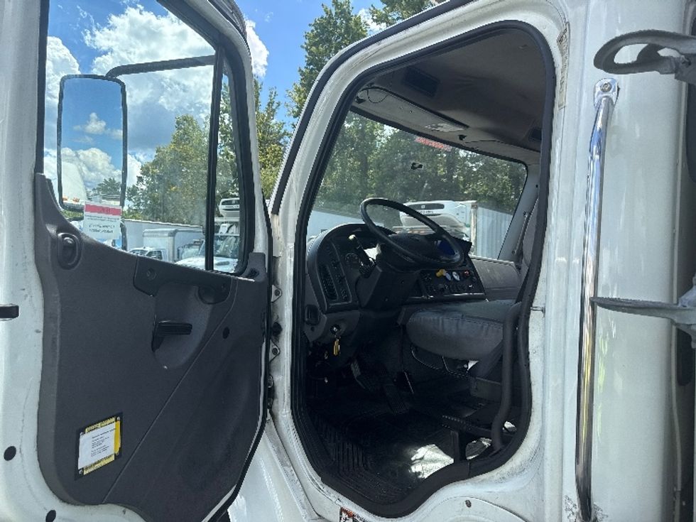 Refrigerated Truck-Light and Medium Duty Trucks-Freightliner-2019-M2-Jessup-MD-218,520\n\t\tmiles-$ 42,750 - Image 14