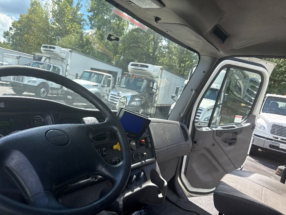 Refrigerated Truck-Light and Medium Duty Trucks-Freightliner-2019-M2-Jessup-MD-218,520\n\t\tmiles-$ 42,750 - Image 16