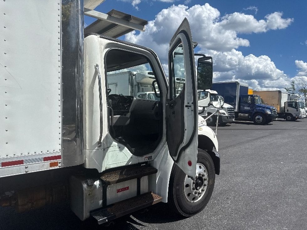Refrigerated Truck-Light and Medium Duty Trucks-Freightliner-2019-M2-Jessup-MD-218,520\n\t\tmiles-$ 42,750 - Image 18