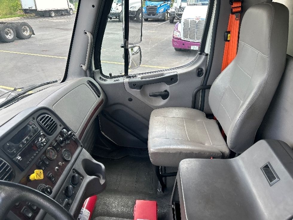 Refrigerated Truck-Light and Medium Duty Trucks-Freightliner-2019-M2-Jessup-MD-219,639\n\t\tmiles-$ 55,000 - Image 14