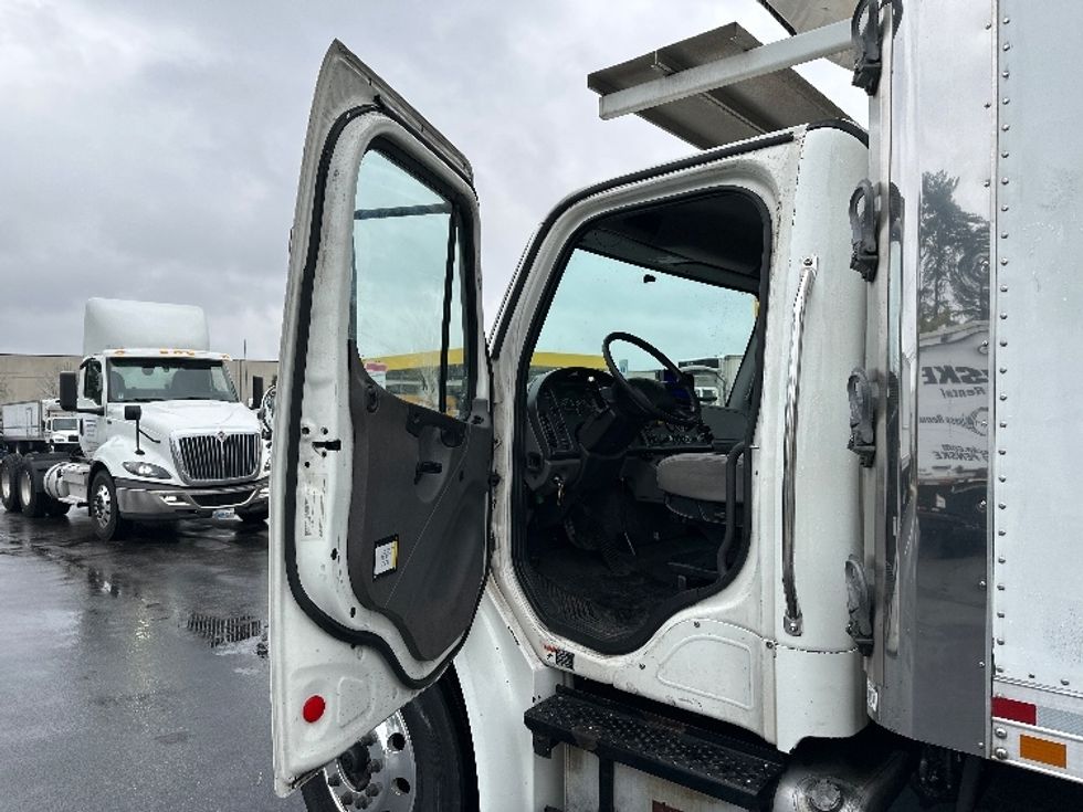 Refrigerated Truck-Light and Medium Duty Trucks-Freightliner-2019-M2-Jessup-MD-220,951\n\t\tmiles-$ 43,000 - Image 16