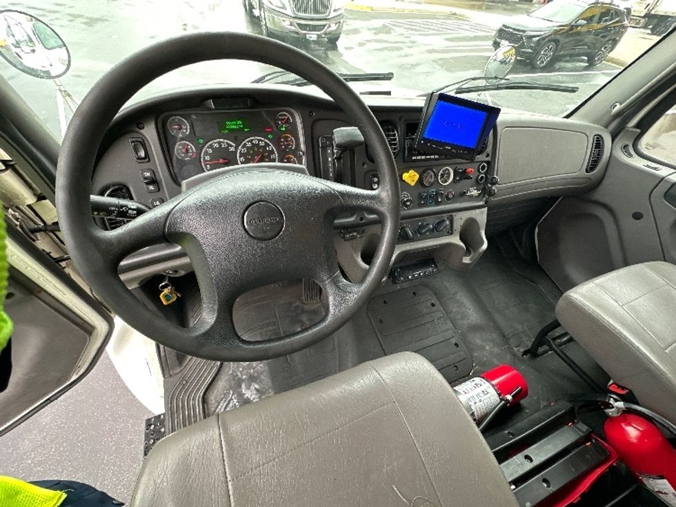 Refrigerated Truck-Light and Medium Duty Trucks-Freightliner-2019-M2-Jessup-MD-220,951\n\t\tmiles-$ 43,000 - Image 17