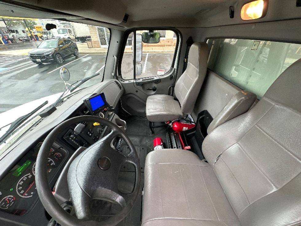 Refrigerated Truck-Light and Medium Duty Trucks-Freightliner-2019-M2-Jessup-MD-220,951\n\t\tmiles-$ 43,000 - Image 19