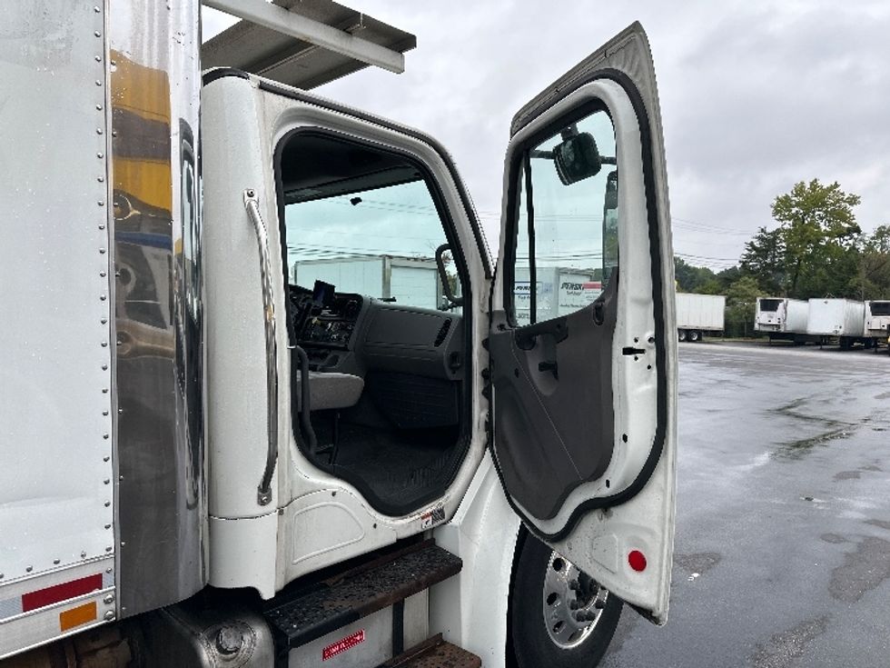 Refrigerated Truck-Light and Medium Duty Trucks-Freightliner-2019-M2-Jessup-MD-220,951\n\t\tmiles-$ 43,000 - Image 20