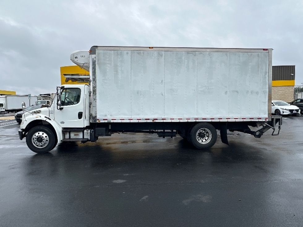Refrigerated Truck-Light and Medium Duty Trucks-Freightliner-2019-M2-Jessup-MD-220,951\n\t\tmiles-$ 43,000 - Image 4