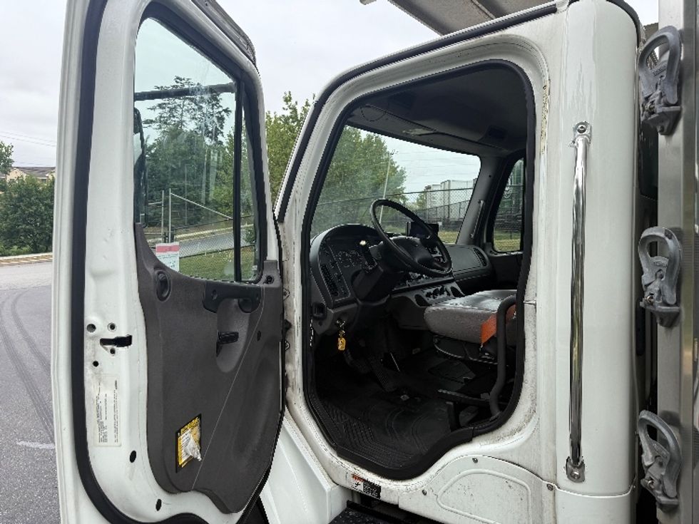 Refrigerated Truck-Light and Medium Duty Trucks-Freightliner-2019-M2-Jessup-MD-221,938\n\t\tmiles-$ 42,500 - Image 15